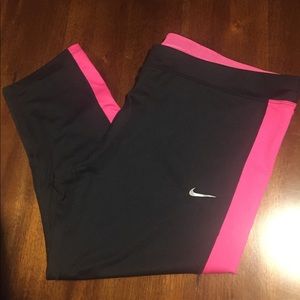 Nike Crop Leggings